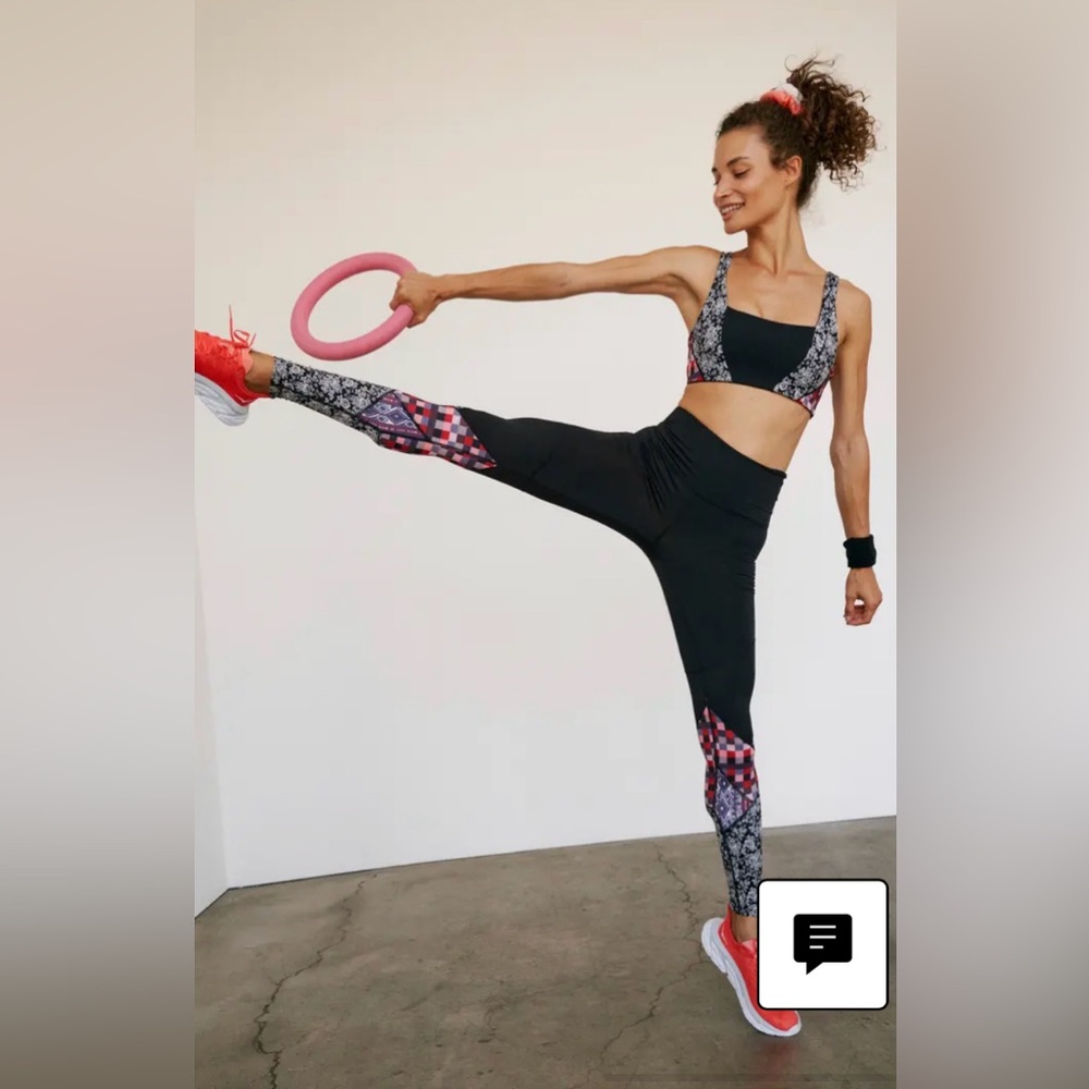 BNWOT FREE PEOPLE MOVEMENT DAREDEVIL HIGH RISE FULL LENGTH LEGGINGS EXTR…